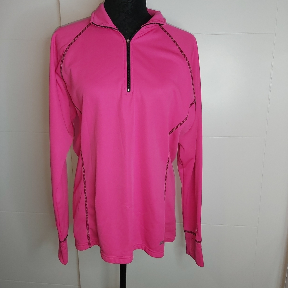 Long sleeved athletic shirt